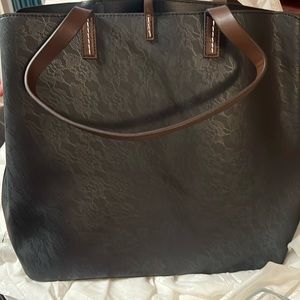 Coco and Carmen multi- Compartment Tote - Black